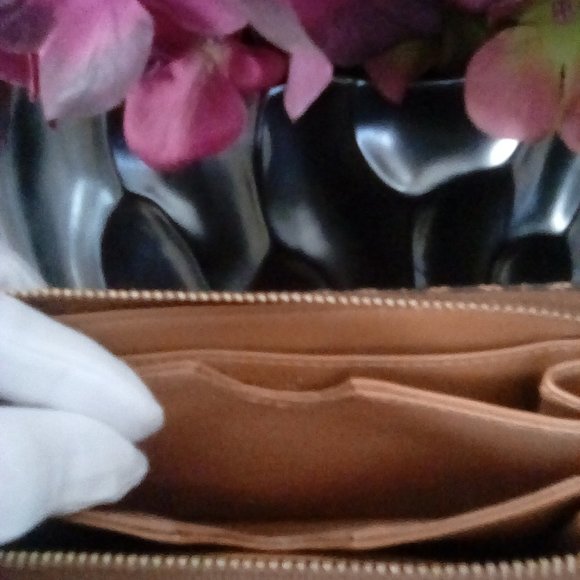 Fossil Wallet/Wristlet - Picture 4 of 5